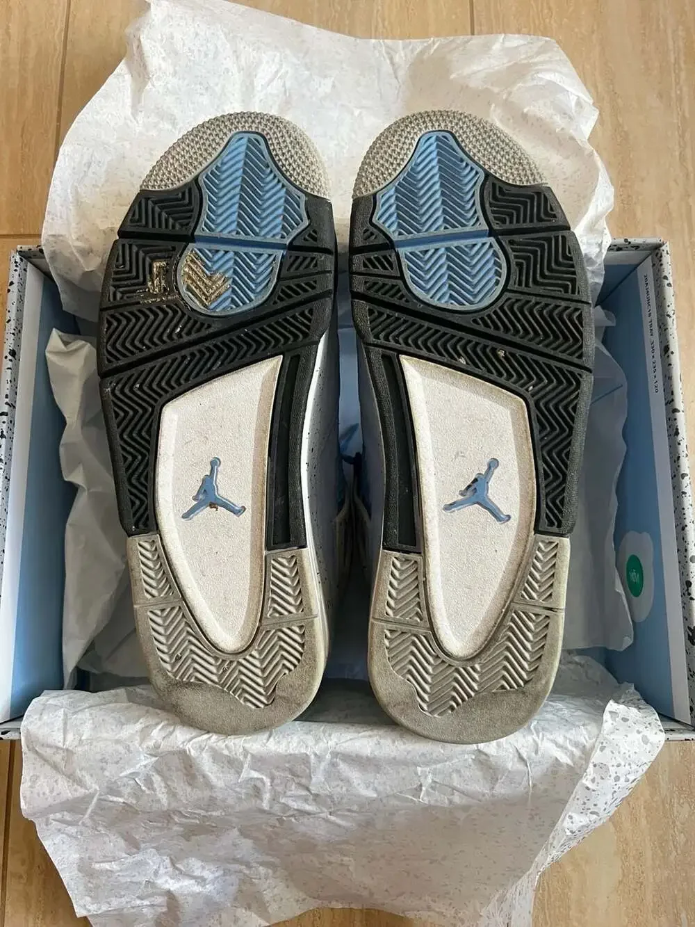 Size 9 - Air Jordan 4 Retro 'University Blue' (Good Condition)